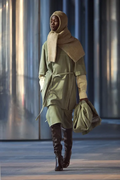 Look 40